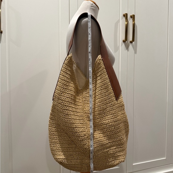 Banana Republic Slouchy Vida Straw Bag - Picture 3 of 6